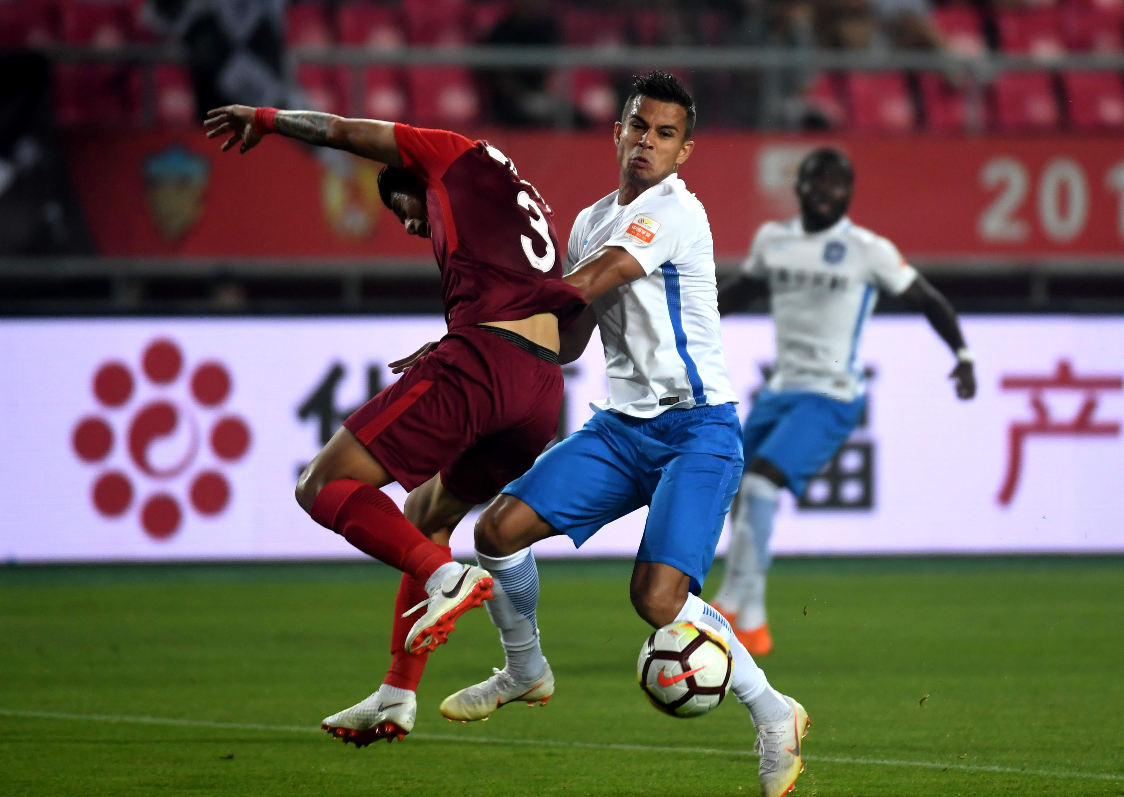 开云APP-泰达队球迷助威声势浩大,助力球队取胜对吗